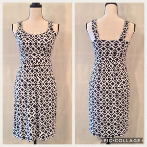 Ann Taylor black & white geometric print stretch sleeveless dress
